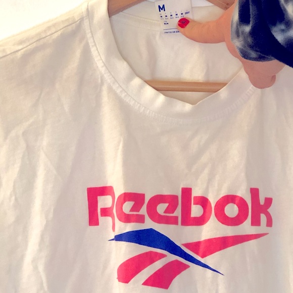 Women’s Reebok Crop Shirt - M - Picture 3 of 3